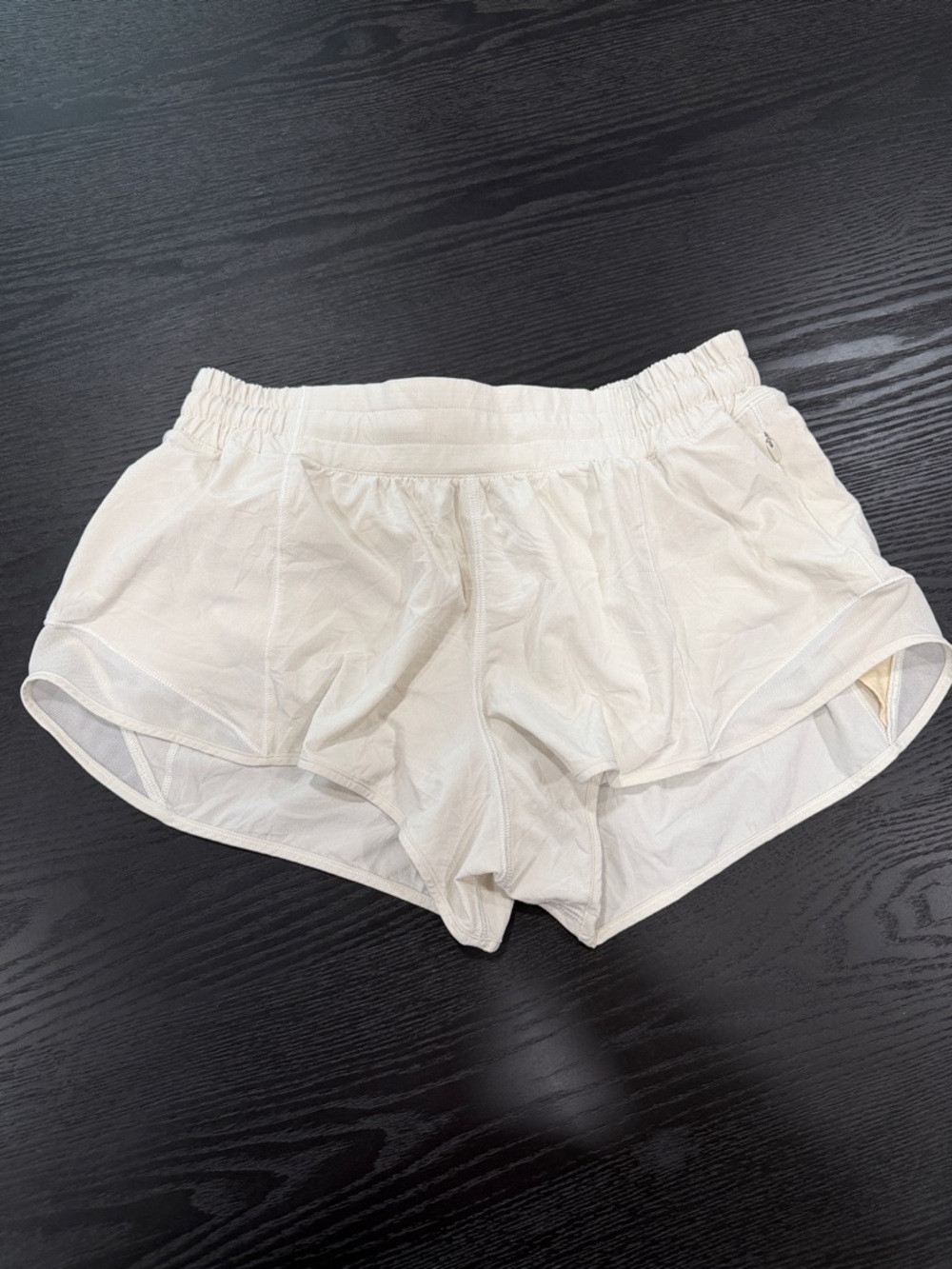 Lululemon Hotty Hot Low-Rise Lined Short 2.5"